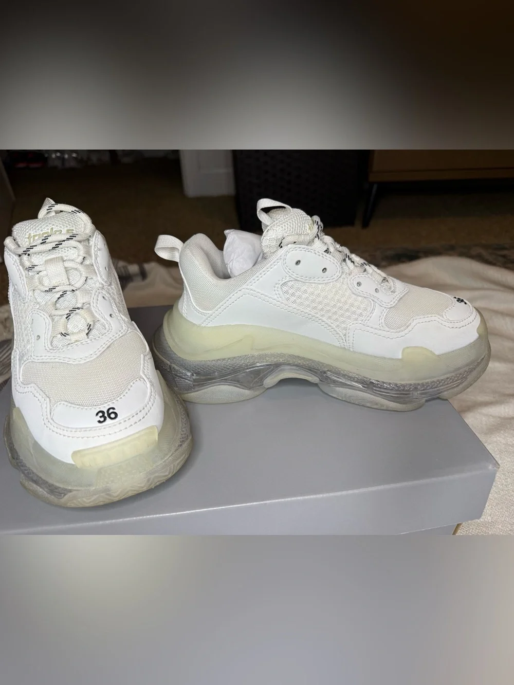 Balenciaga triple s clear sole